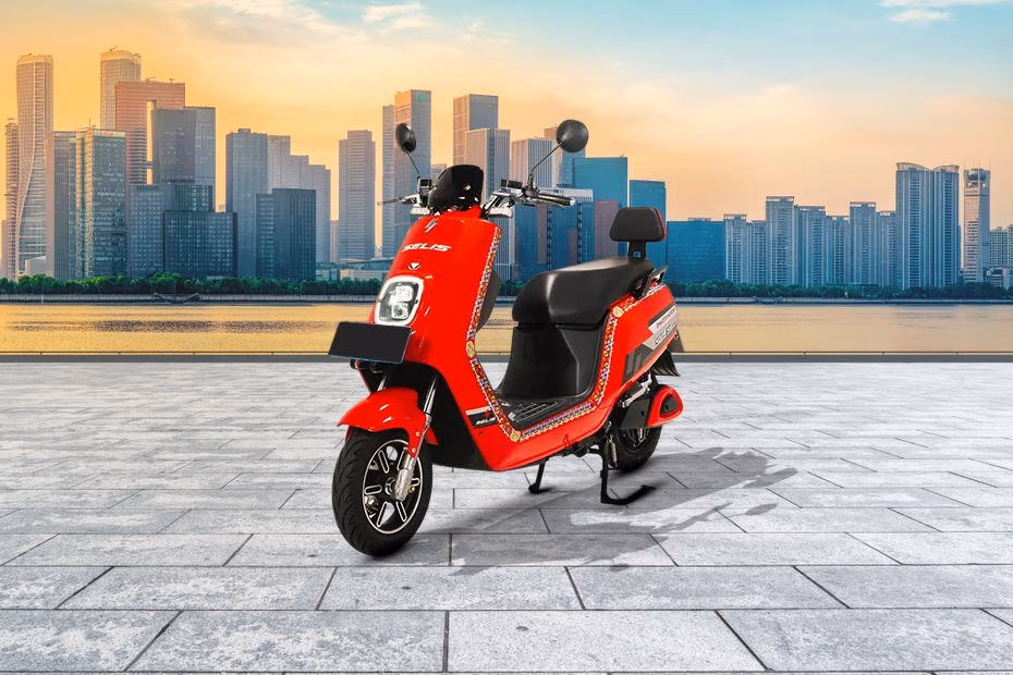 Selis E-Max: Skuter Listrik Andal, Desain Modern, Jarak Tempuh Panjang