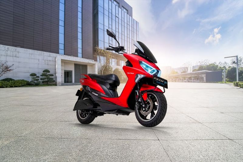 Polytron Fox-R: Skuter Listrik Lokal Penantang Merek Global