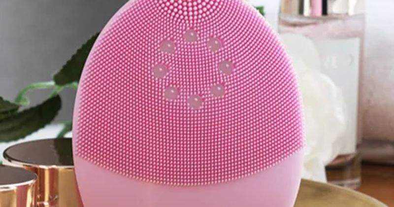 Foreo Luna 4 Plus: Pembersih Wajah Pintar dengan Teknologi LED